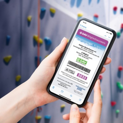 Smartphone mit der integrierten DAV App
